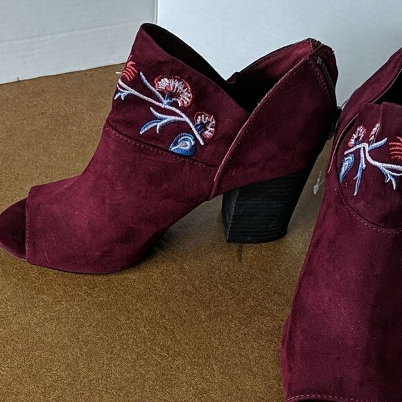 Carlos by Carlos Santana Jazlyn Boho Embroidered Suede Peep Toe Ankle Boots New - Picture 4 of 13